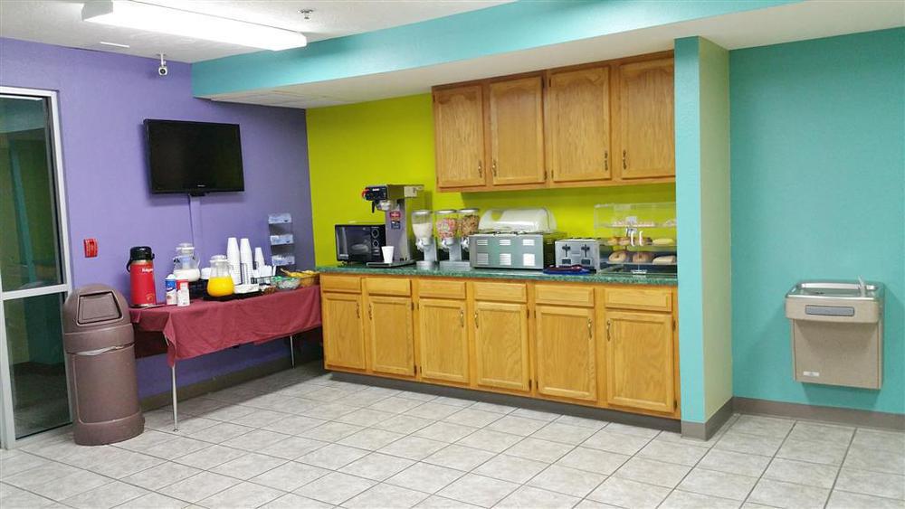 Americas Best Value Inn - Seymour Restaurant photo