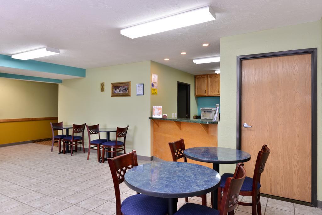 Americas Best Value Inn - Seymour Exterior photo