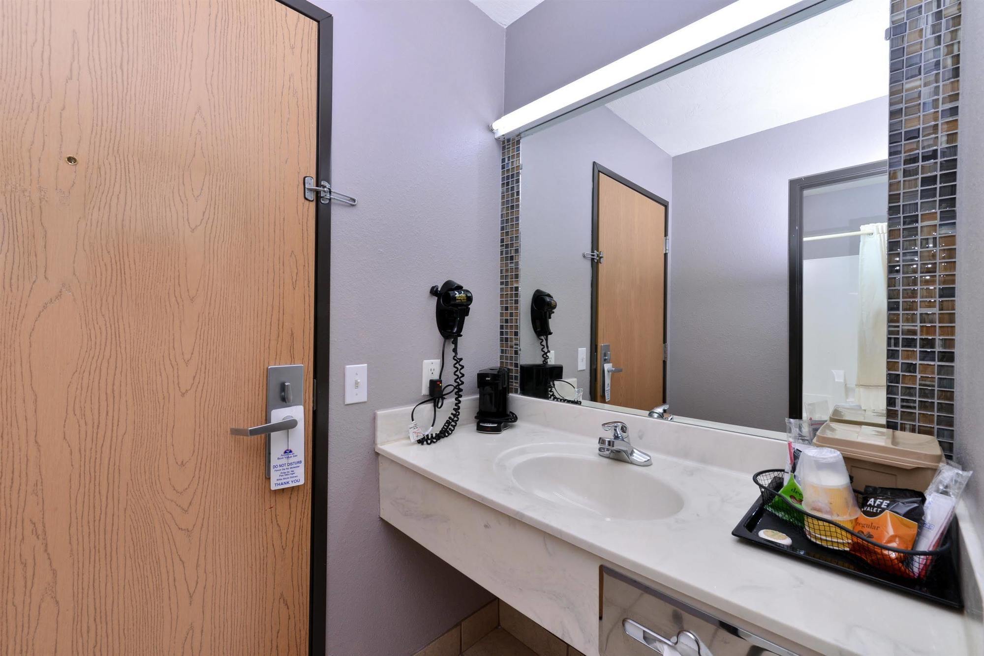 Americas Best Value Inn - Seymour Exterior photo